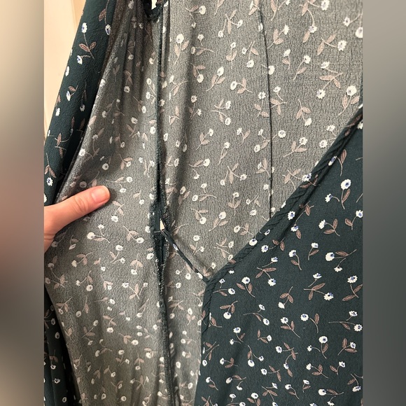 BRANDY MELVILLE GREEN FLORAL WRAP DRESS - Picture 7 of 11